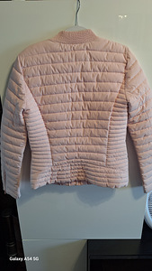 Продам куртку осенную GUESS (2 фото из 2)
