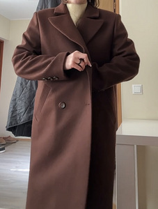 Пальто (3 фото из 4)