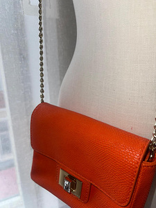 Oranž värvi kott JUICY COUTURE (1 foto / 3)