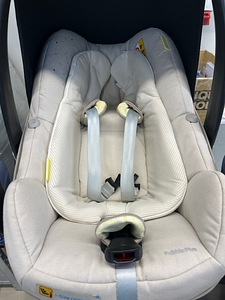 Автокресло Maxi-Cosi Pebble Plus (4 фото из 5)