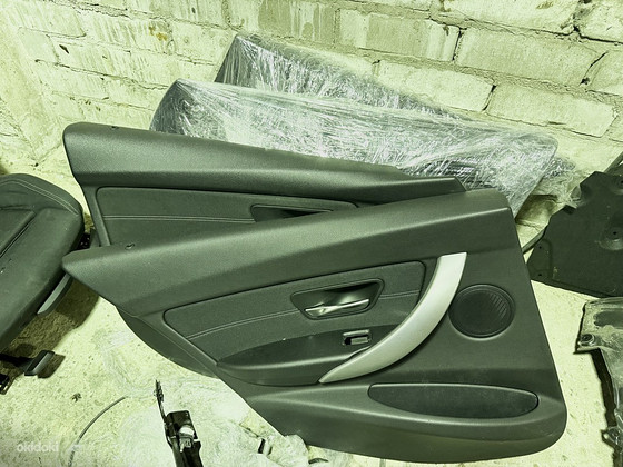 BMW f30 330i uksepaneelid