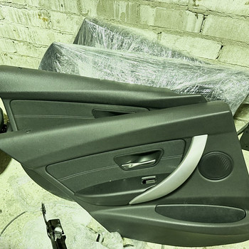 BMW f30 330i uksepaneelid