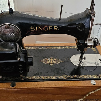 Швейная машинка Singer