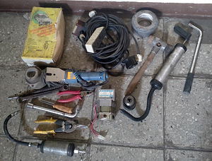 Vanad tööriistad automehaanikutele (1 foto / 7)