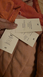 Новая зимняя куртка H&M р. 140 (2 фото из 4)