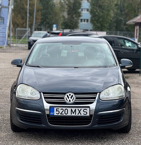 VOLKSWAGEN JETTA (2 foto / 8)