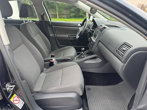 VOLKSWAGEN JETTA (6 foto / 8)
