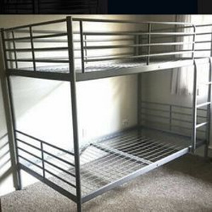 Двухъярусная кровать Ikea Svarta (1 фото из 1)