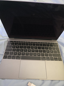 MakBook (1 фото из 3)