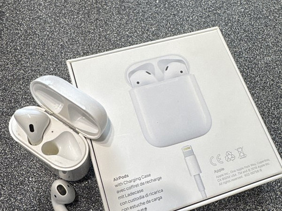 AirPods