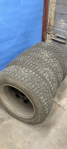 Продаются зимние шипованные шины на дисках, Pirelli 185/65/R (1 фото из 6)