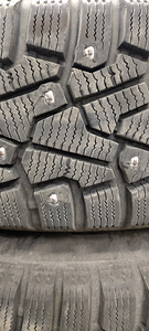 Продаются зимние шипованные шины на дисках, Pirelli 185/65/R (3 фото из 6)