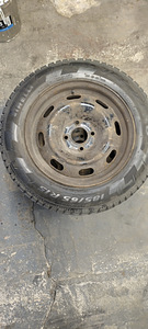 Продаются зимние шипованные шины на дисках, Pirelli 185/65/R (4 фото из 6)