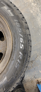 Продаются зимние шипованные шины на дисках, Pirelli 185/65/R (5 фото из 6)