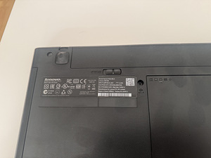 Laptop LENOVO I3-4030u 1.9GHz 4GB RAM 500GB HDD (4 foto / 4)