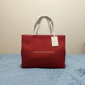 Müüa Tommy Hilfiger kott, uus (1 foto / 3)