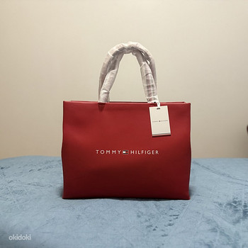 Müüa Tommy Hilfiger kott, uus