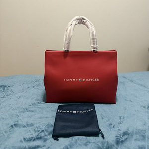 Müüa Tommy Hilfiger kott, uus (3 foto / 3)