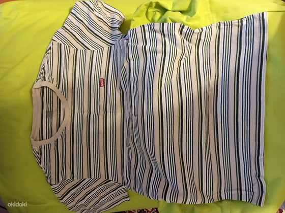 Продам футболку Levi's