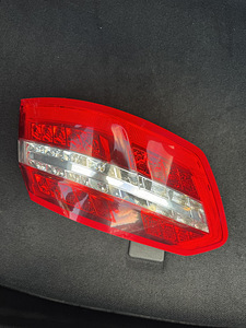 Tagatuli Mercedes w212-le (1 foto / 2)