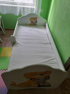 Детская кровать (1 фото из 2)