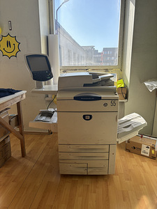 Xerox DocuColor 250 (профессиональный принтер) (3 фото из 3)