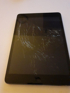 Прoдаю I PAD MINI (2 фото из 2)