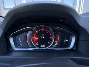 Volvo xc70 дизель 2.0 механика 133кВт (12 фото из 15)