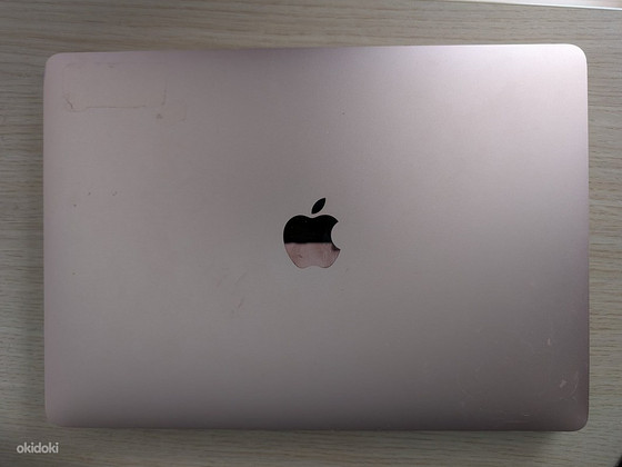 MacBook Air 13.3" (M1, 2020)