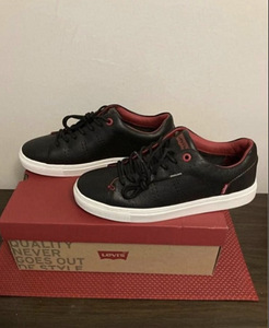Uued Levis mustad nahast unisex tossud suurus 40 (3 foto / 6)