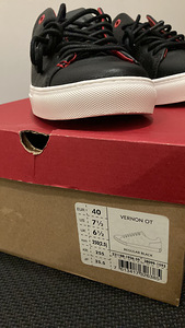Uued Levis mustad nahast unisex tossud suurus 40 (6 foto / 6)