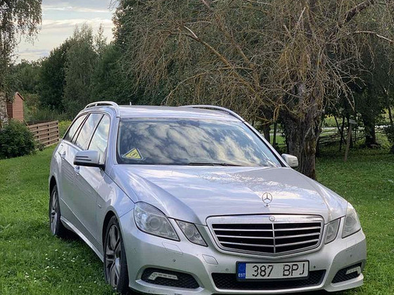 Mercedes-Benz E220