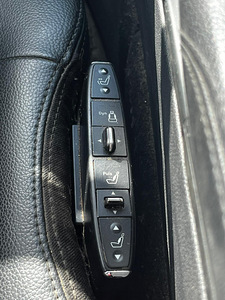 Mercedes-Benz E220 (11 foto / 12)