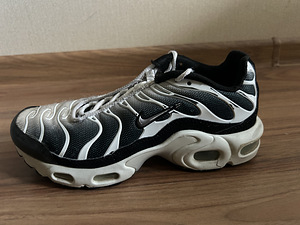 Nike tn air черно-белые (2 фото из 7)