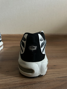 Nike tn air черно-белые (4 фото из 7)