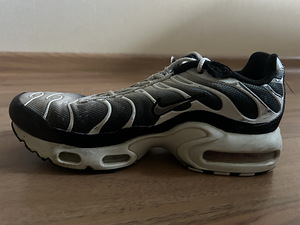 Nike tn air черно-белые (5 фото из 7)