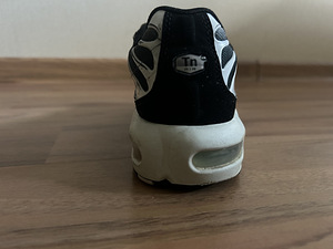 Nike tn air черно-белые (6 фото из 7)