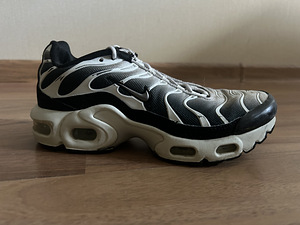Nike tn air черно-белые (7 фото из 7)
