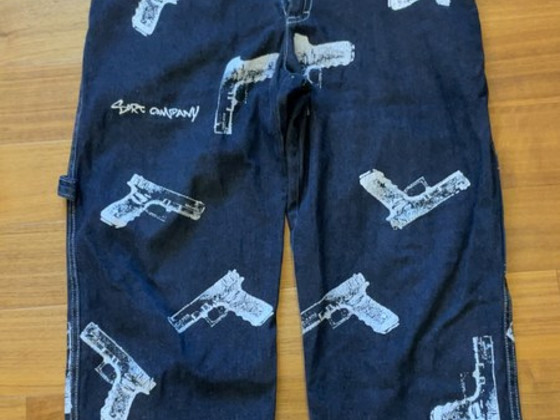 Sort company pants