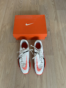 Nike бутсы (2 фото из 3)
