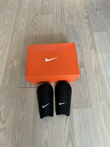 Nike бутсы (3 фото из 3)