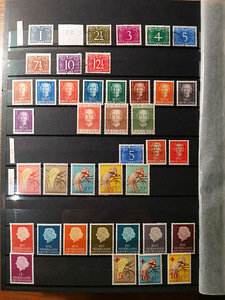 Продам коллекцию марок Ned. Nieuw Guinea 1950-1963 (3 фото из 4)