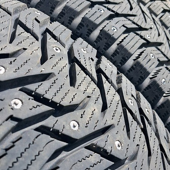 Naelrehvid naastrehvid Salun Ice Blazer WST3 195/65 R15
