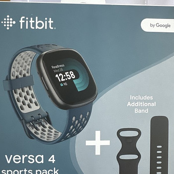 Фитнес браслет Versa 4