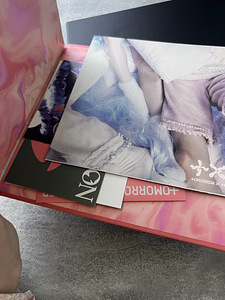 TXT album (2 foto / 3)