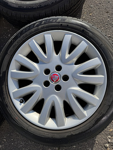 18" оригинальные диски Jaguar 5x108 + зимние шины 235/50/18 (4 фото из 10)