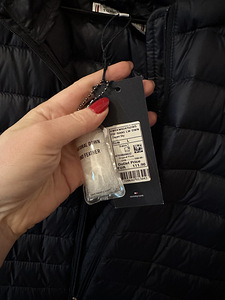 Новый жилет Tommy Hilfiger Размер M–L (2 фото из 2)