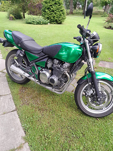 KAWASAKI ZR 550 (2 фото из 5)