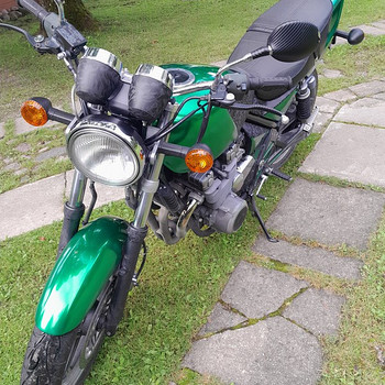 KAWASAKI ZR 550