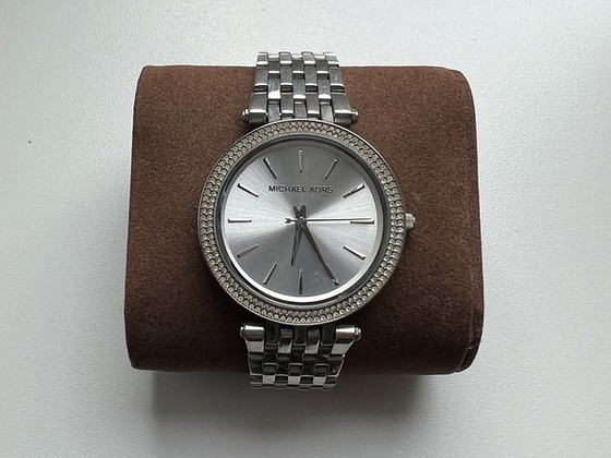 Женские часы Michael Kors